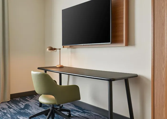 Hotel Fairfield & By Marriott