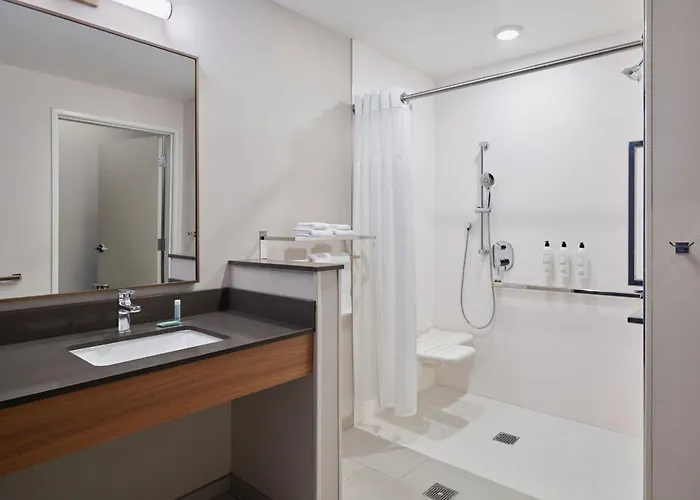 Fairfield & By Marriott 3*