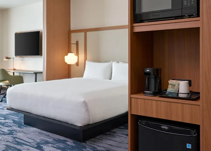 Hotel Fairfield & By Marriott
